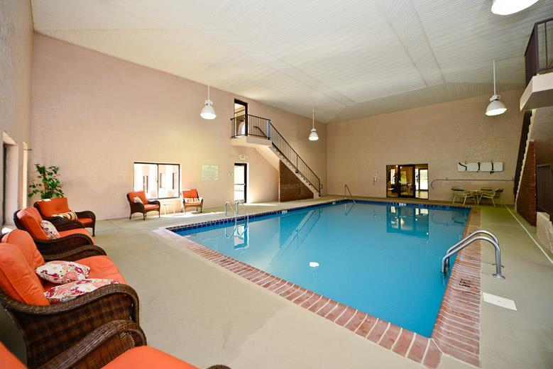 Manchester Heritage Inn & Suites Esterno foto